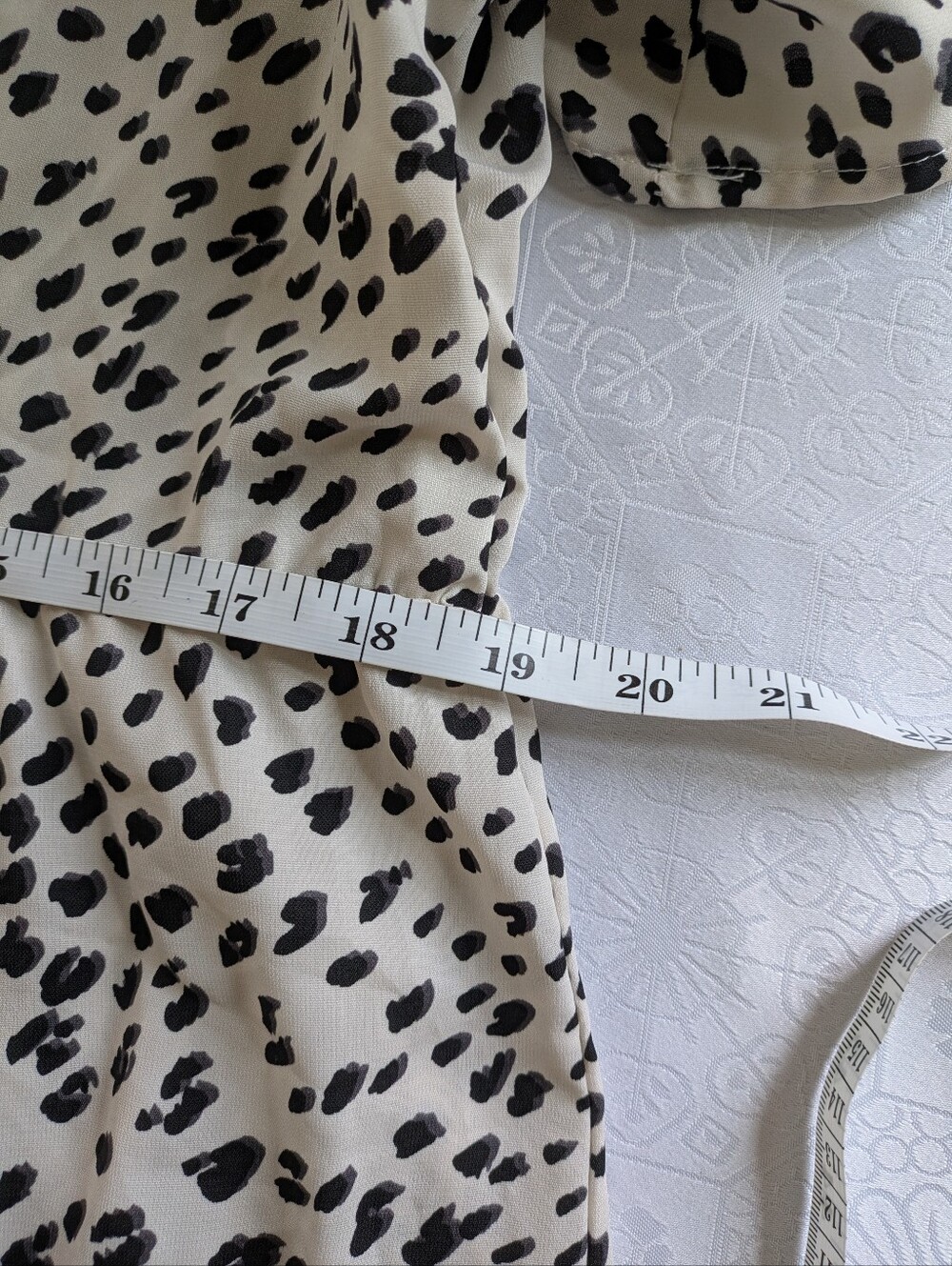 Beeson River Maternity Snow Leopard Print Mini Dress w/ Flutter Sleeves- S/M - Picture 6 of 7
